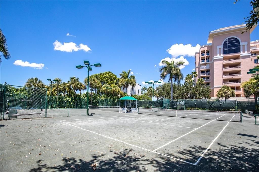 En Venta: $2,500,000 (4 camas, 3 baños, 3700 Pies cuadrados)