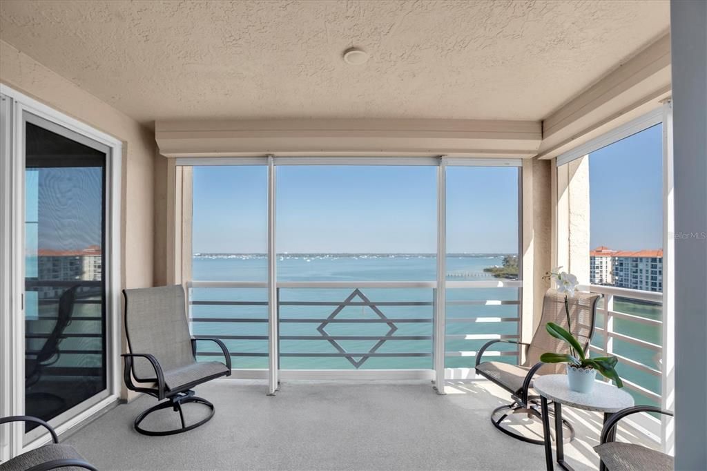 En Venta: $2,500,000 (4 camas, 3 baños, 3700 Pies cuadrados)