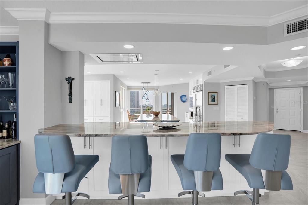 En Venta: $2,500,000 (4 camas, 3 baños, 3700 Pies cuadrados)