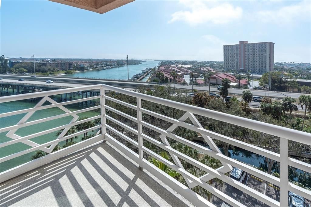 En Venta: $2,500,000 (4 camas, 3 baños, 3700 Pies cuadrados)