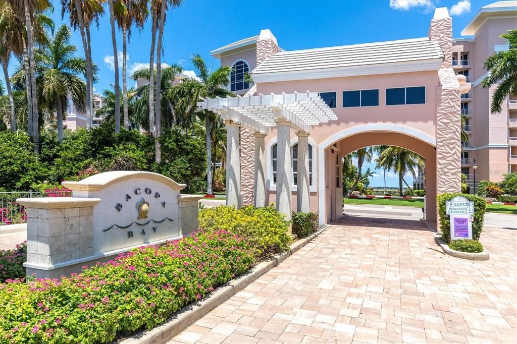 En Venta: $2,500,000 (4 camas, 3 baños, 3700 Pies cuadrados)
