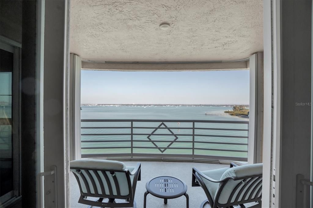 En Venta: $2,500,000 (4 camas, 3 baños, 3700 Pies cuadrados)