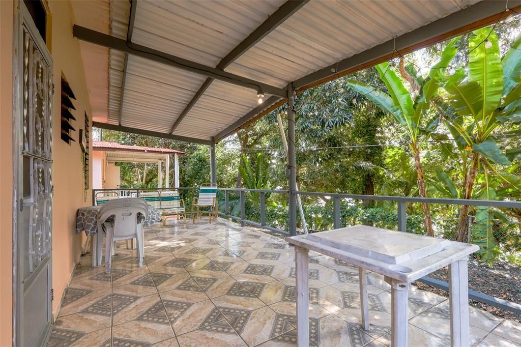 For Sale: $1,600,000 (23 beds, 4 baths, 11501 Square Feet)