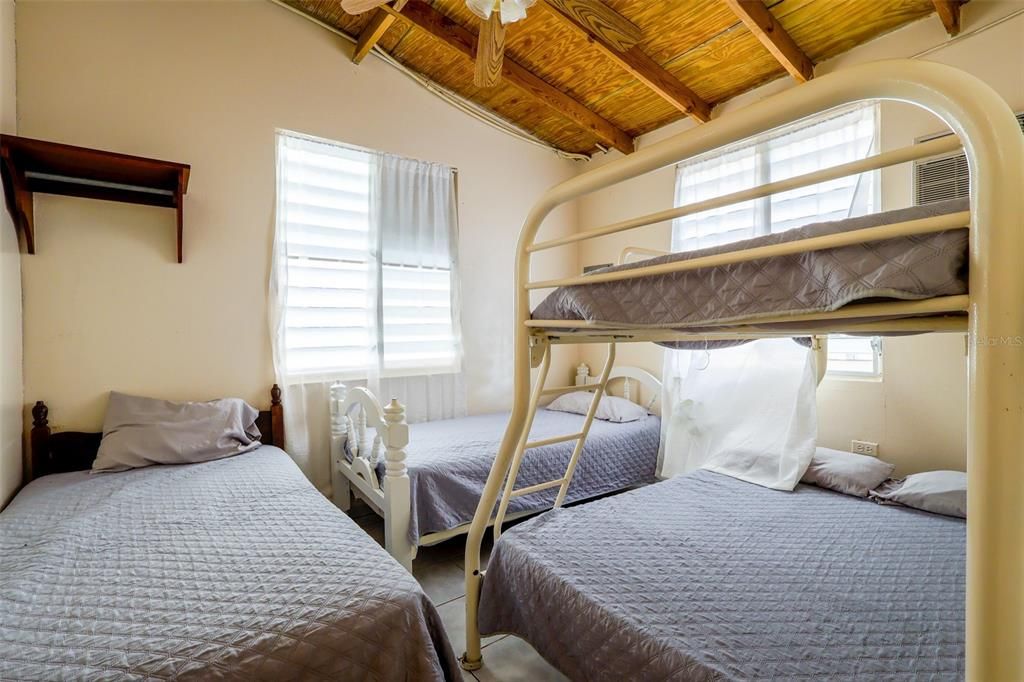 For Sale: $1,600,000 (23 beds, 4 baths, 11501 Square Feet)