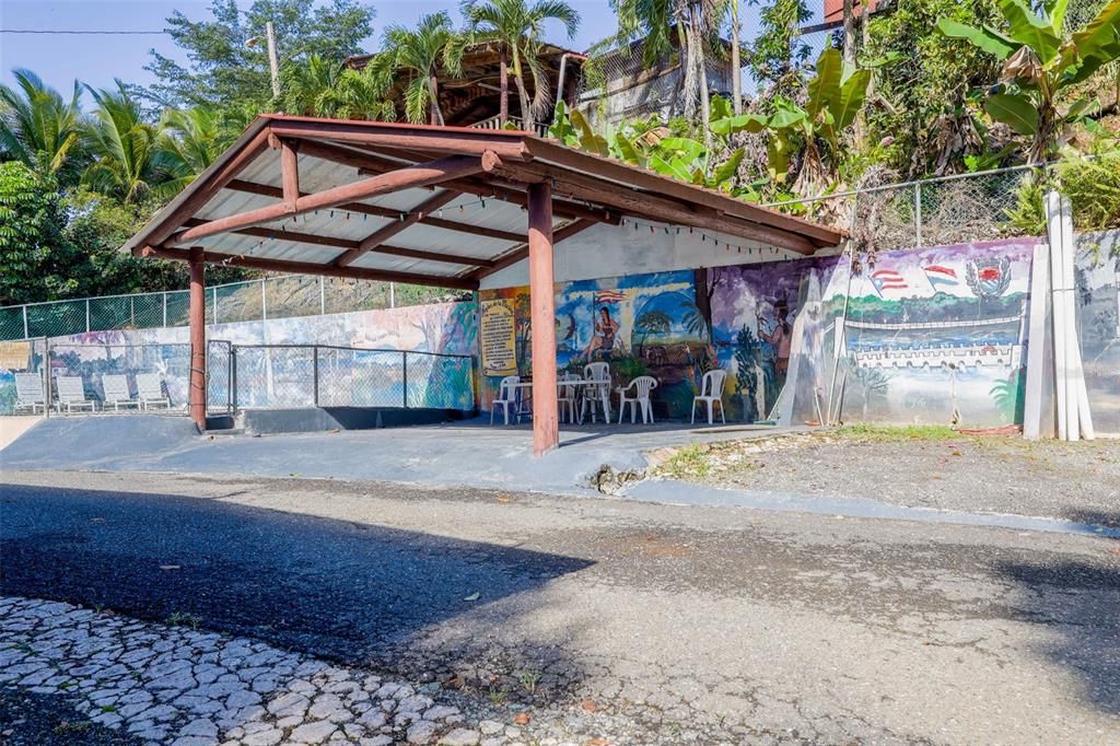 For Sale: $1,600,000 (23 beds, 4 baths, 11501 Square Feet)