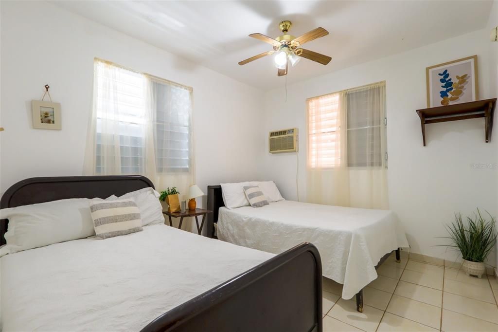 For Sale: $1,600,000 (23 beds, 4 baths, 11501 Square Feet)