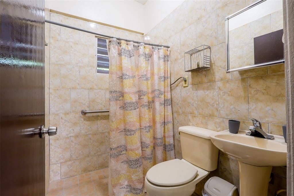 For Sale: $1,600,000 (23 beds, 4 baths, 11501 Square Feet)