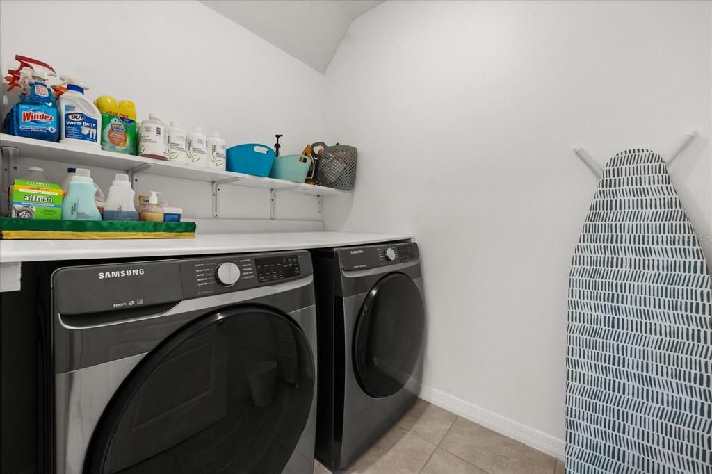 En Renta: $2,800 (5 camas, 3 baños, 2674 Pies cuadrados)