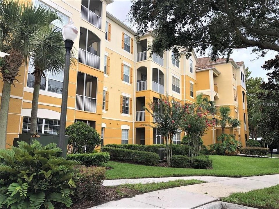 Active With Contract: $2,100 (3 beds, 2 baths, 1247 Square Feet)