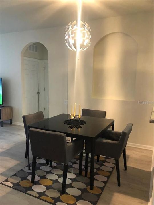 Active With Contract: $2,100 (3 beds, 2 baths, 1247 Square Feet)