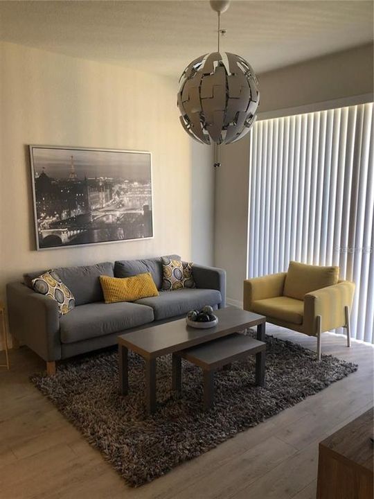 Active With Contract: $2,100 (3 beds, 2 baths, 1247 Square Feet)