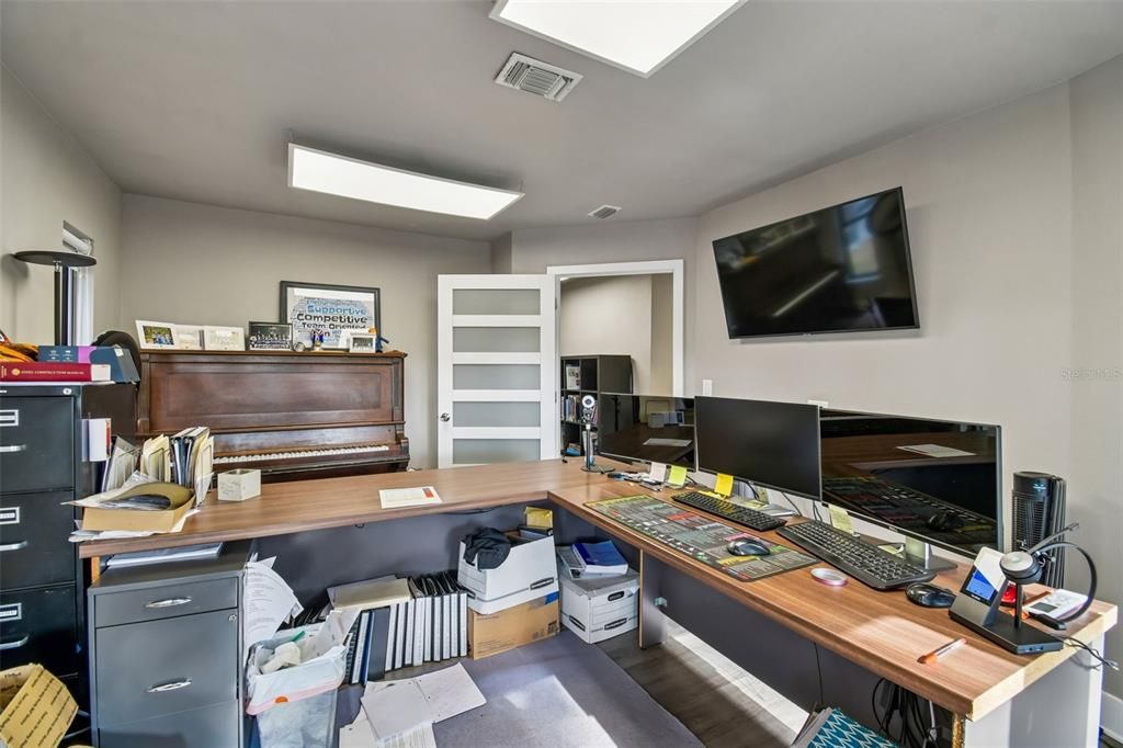 For Sale: $487,000 (2 beds, 2 baths, 1765 Square Feet)