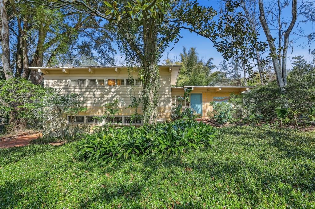 For Sale: $1,055,000 (5 beds, 3 baths, 3980 Square Feet)