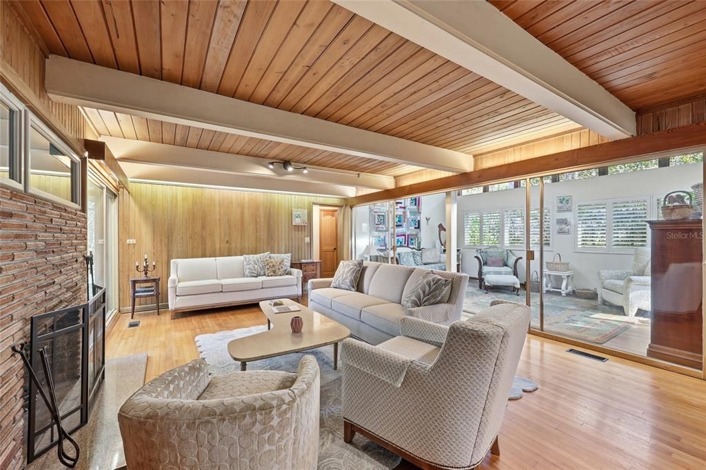 For Sale: $1,055,000 (5 beds, 3 baths, 3980 Square Feet)