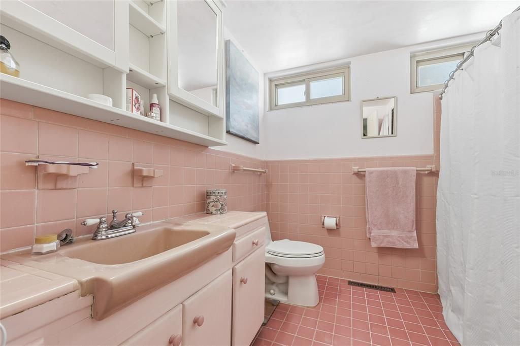 For Sale: $1,055,000 (5 beds, 3 baths, 3980 Square Feet)