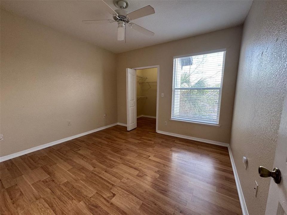 В аренду: $1,475 (2 спален, 1 ванн, 927 Квадратных фут)
