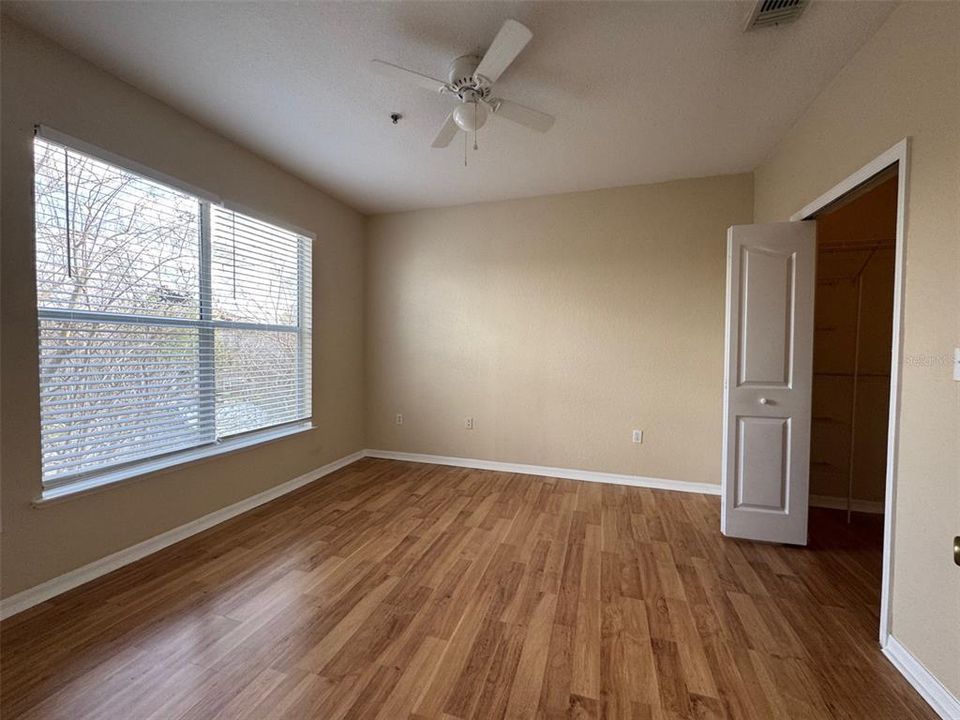 В аренду: $1,475 (2 спален, 1 ванн, 927 Квадратных фут)