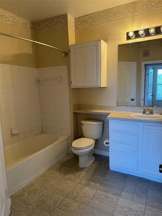 В аренду: $1,475 (2 спален, 1 ванн, 927 Квадратных фут)