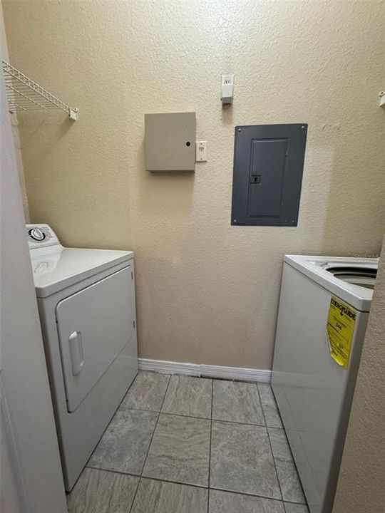 В аренду: $1,475 (2 спален, 1 ванн, 927 Квадратных фут)