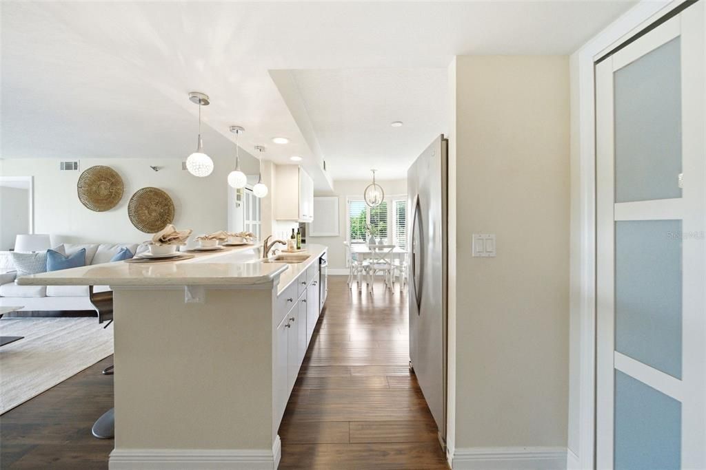 En Venta: $458,500 (2 camas, 2 baños, 1270 Pies cuadrados)