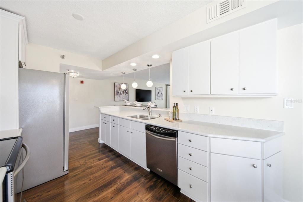 En Venta: $458,500 (2 camas, 2 baños, 1270 Pies cuadrados)