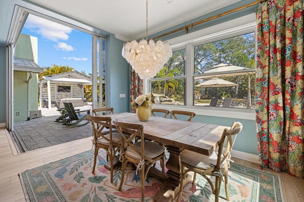 Activo con contrato: $1,670,000 (5 camas, 4 baños, 3715 Pies cuadrados)