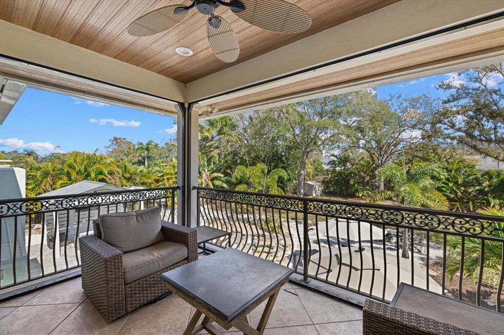 Activo con contrato: $1,670,000 (5 camas, 4 baños, 3715 Pies cuadrados)