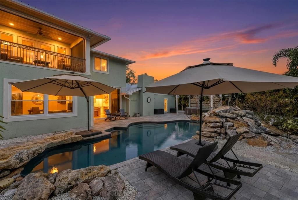 Activo con contrato: $1,670,000 (5 camas, 4 baños, 3715 Pies cuadrados)