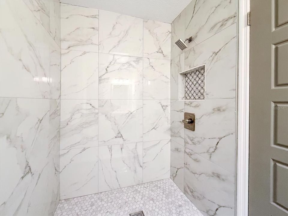 Activo con contrato: $279,800 (2 camas, 2 baños, 1551 Pies cuadrados)