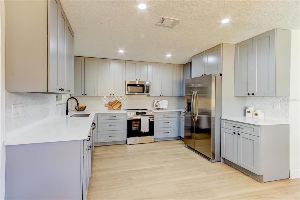 Activo con contrato: $279,800 (2 camas, 2 baños, 1551 Pies cuadrados)