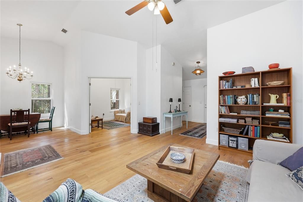 Active With Contract: $339,000 (3 beds, 2 baths, 1361 Square Feet)