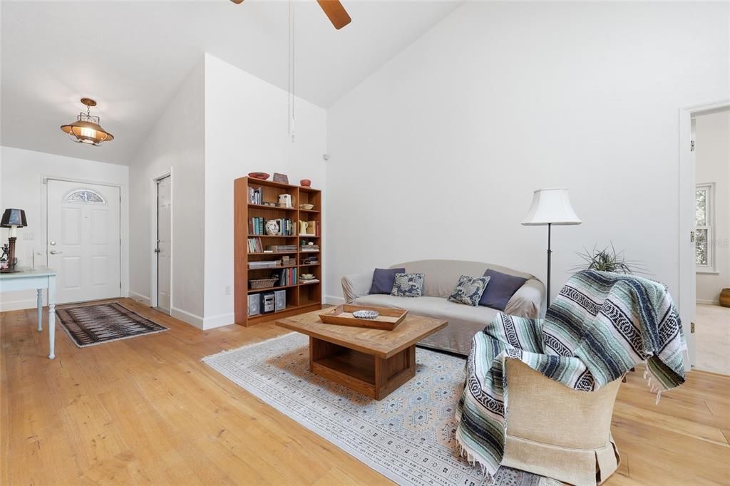 Active With Contract: $339,000 (3 beds, 2 baths, 1361 Square Feet)