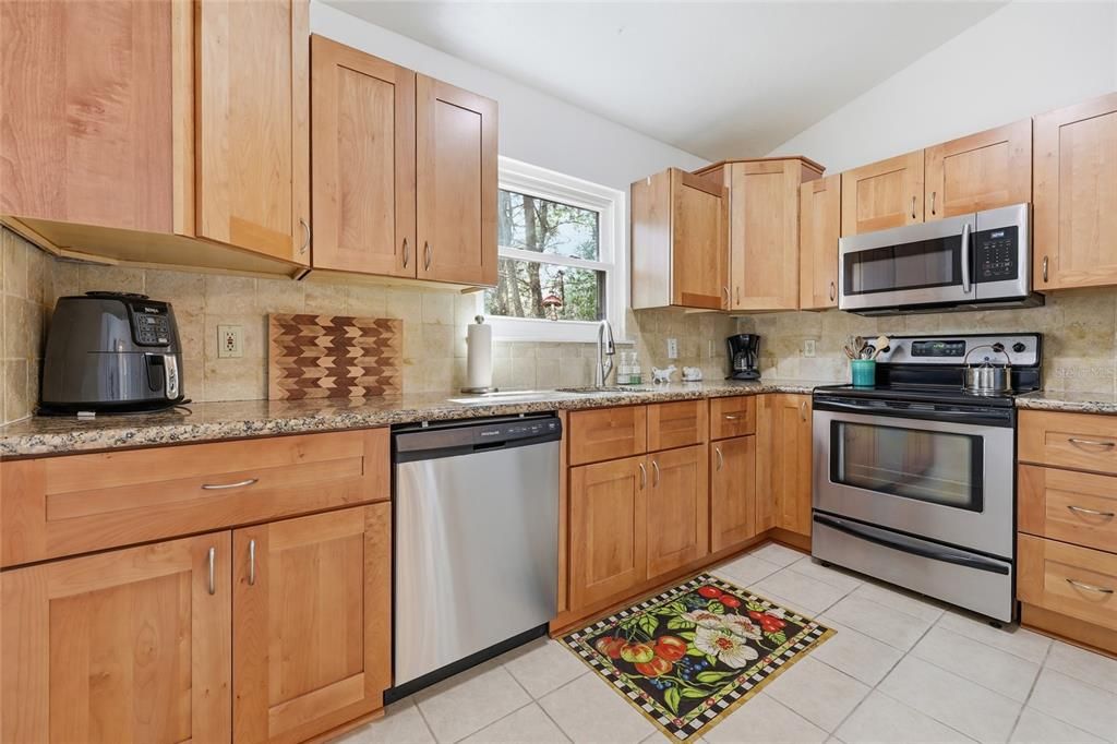 Active With Contract: $339,000 (3 beds, 2 baths, 1361 Square Feet)