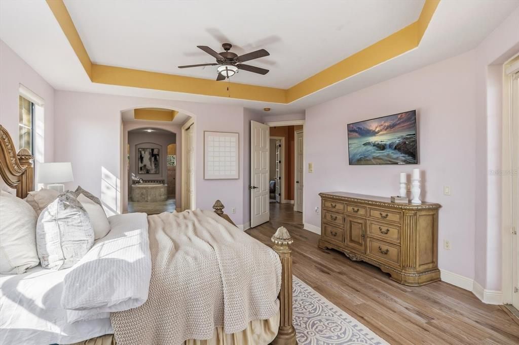 For Sale: $2,750,000 (6 beds, 6 baths, 5882 Square Feet)