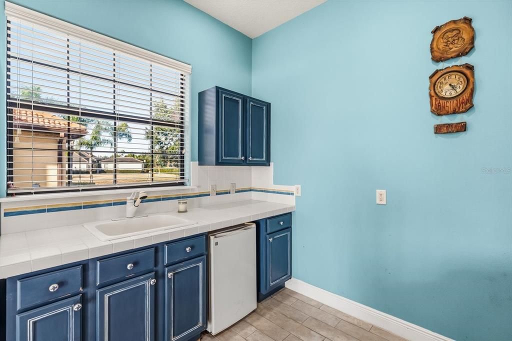 For Sale: $2,750,000 (6 beds, 6 baths, 5882 Square Feet)