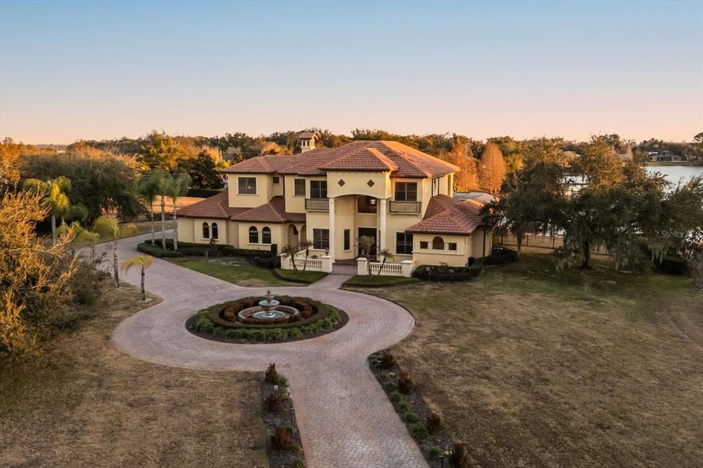 For Sale: $2,750,000 (6 beds, 6 baths, 5882 Square Feet)