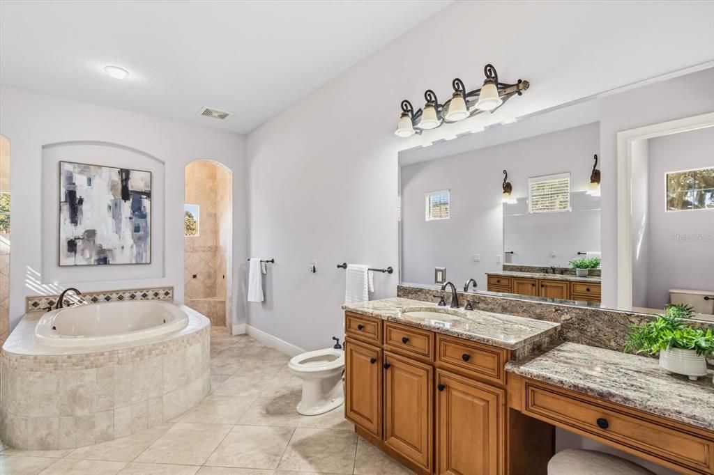For Sale: $2,750,000 (6 beds, 6 baths, 5882 Square Feet)