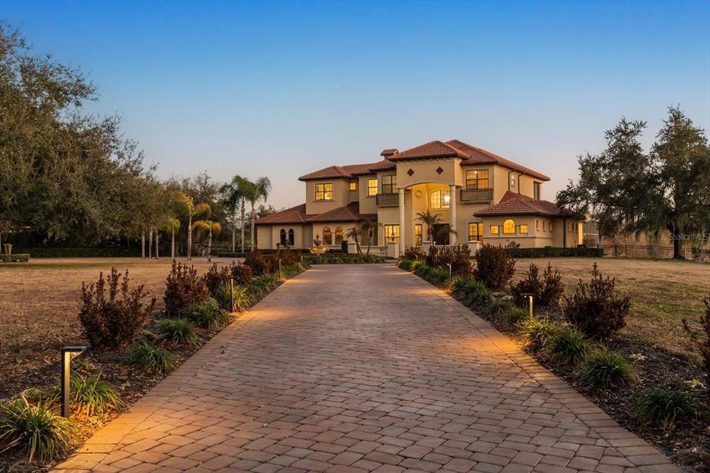 For Sale: $2,750,000 (6 beds, 6 baths, 5882 Square Feet)