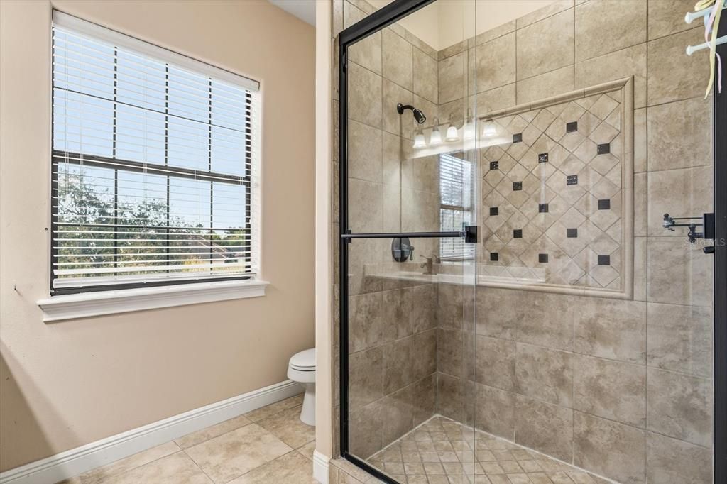 For Sale: $2,750,000 (6 beds, 6 baths, 5882 Square Feet)