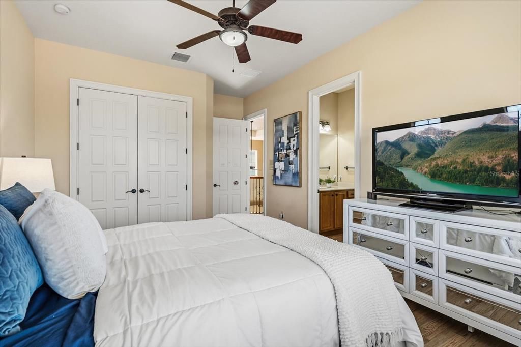 For Sale: $2,750,000 (6 beds, 6 baths, 5882 Square Feet)