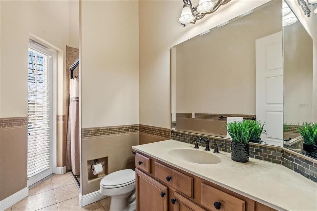 For Sale: $2,750,000 (6 beds, 6 baths, 5882 Square Feet)