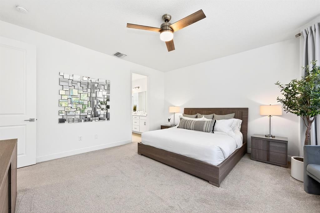 Activo con contrato: $595,000 (6 camas, 4 baños, 3551 Pies cuadrados)