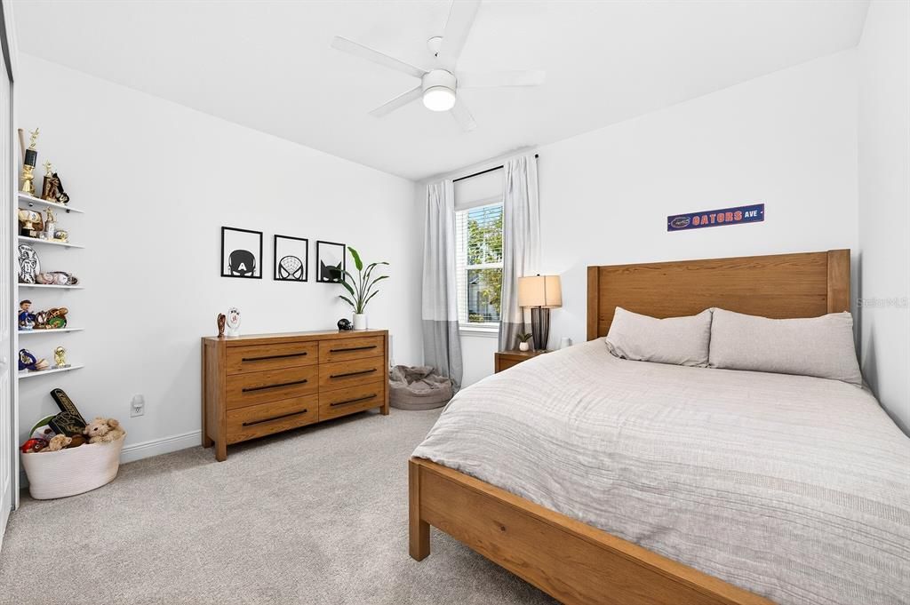 Activo con contrato: $595,000 (6 camas, 4 baños, 3551 Pies cuadrados)
