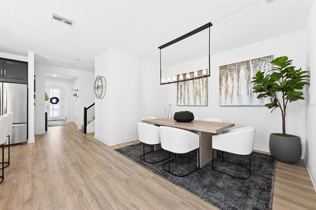 Activo con contrato: $595,000 (6 camas, 4 baños, 3551 Pies cuadrados)