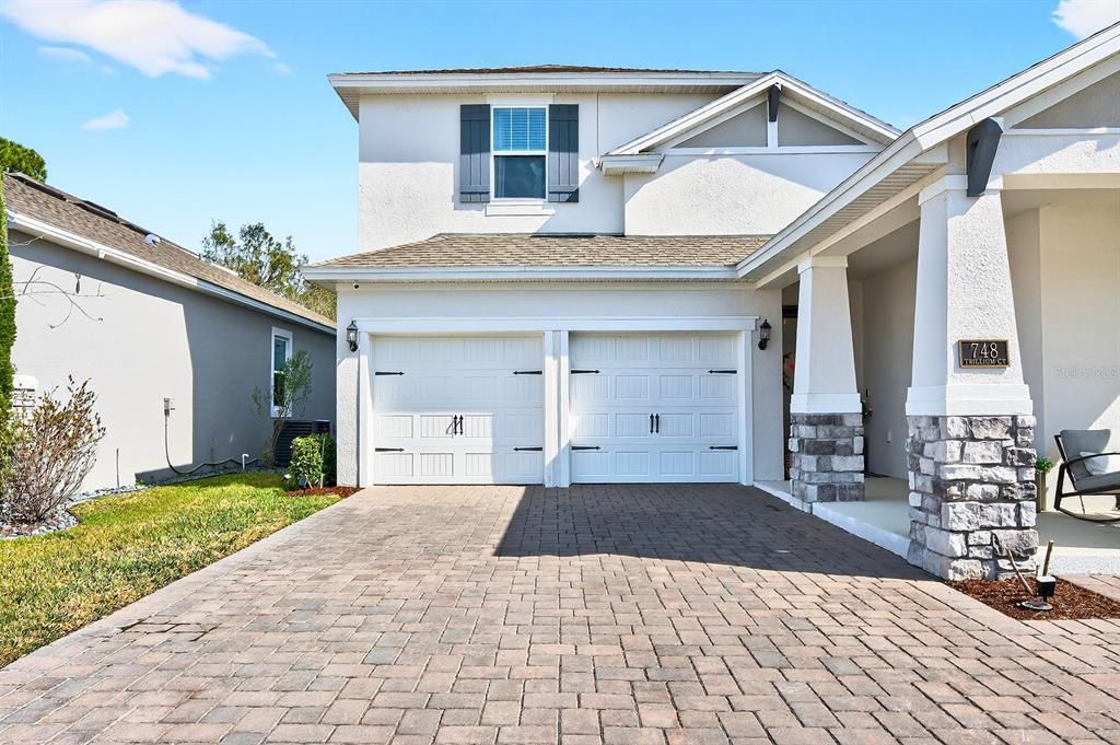 Activo con contrato: $595,000 (6 camas, 4 baños, 3551 Pies cuadrados)