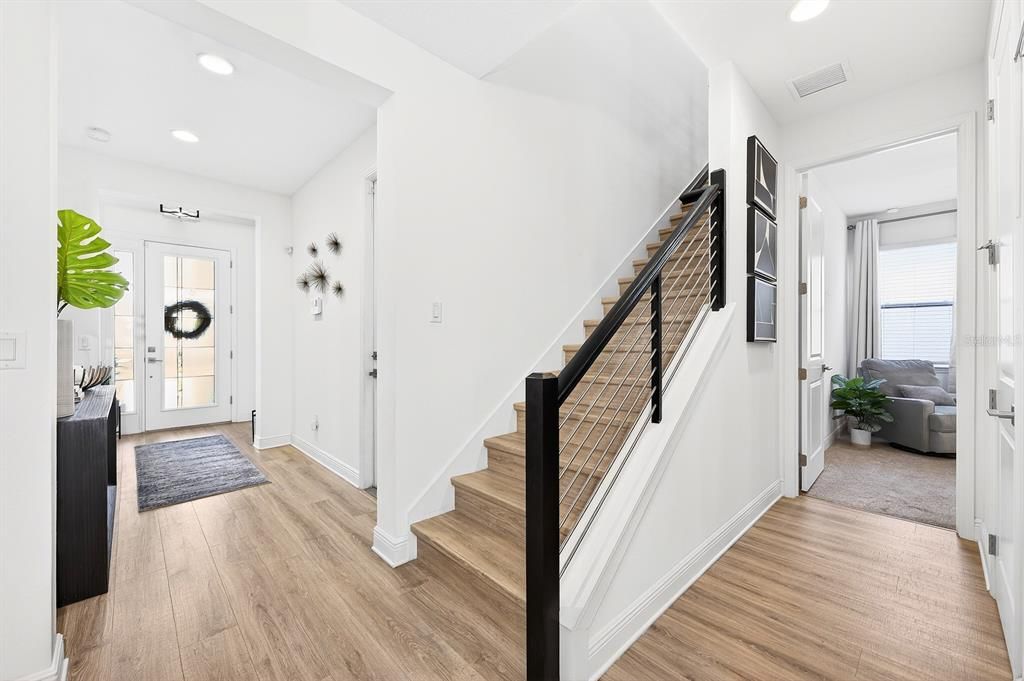 Activo con contrato: $595,000 (6 camas, 4 baños, 3551 Pies cuadrados)
