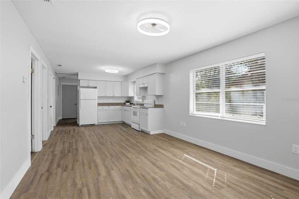 For Sale: $204,999 (3 beds, 1 baths, 986 Square Feet)