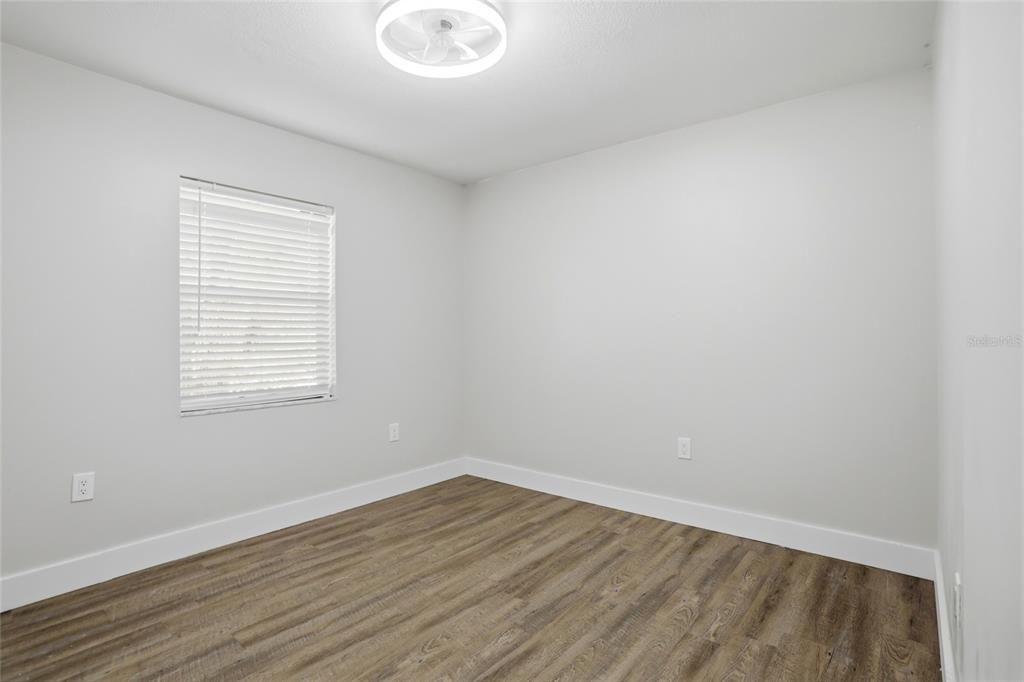 For Sale: $204,999 (3 beds, 1 baths, 986 Square Feet)