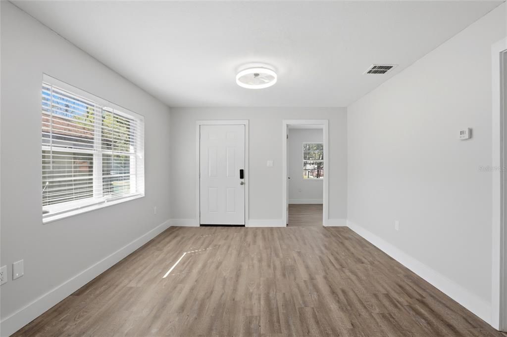 For Sale: $204,999 (3 beds, 1 baths, 986 Square Feet)