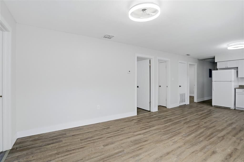 For Sale: $204,999 (3 beds, 1 baths, 986 Square Feet)